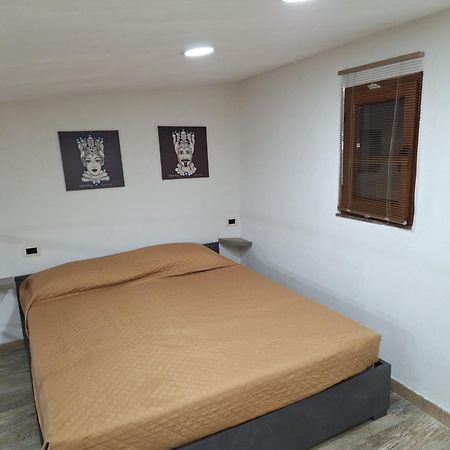 Tapia'S Rooms Big คาตาเนีย ภายนอก รูปภาพ