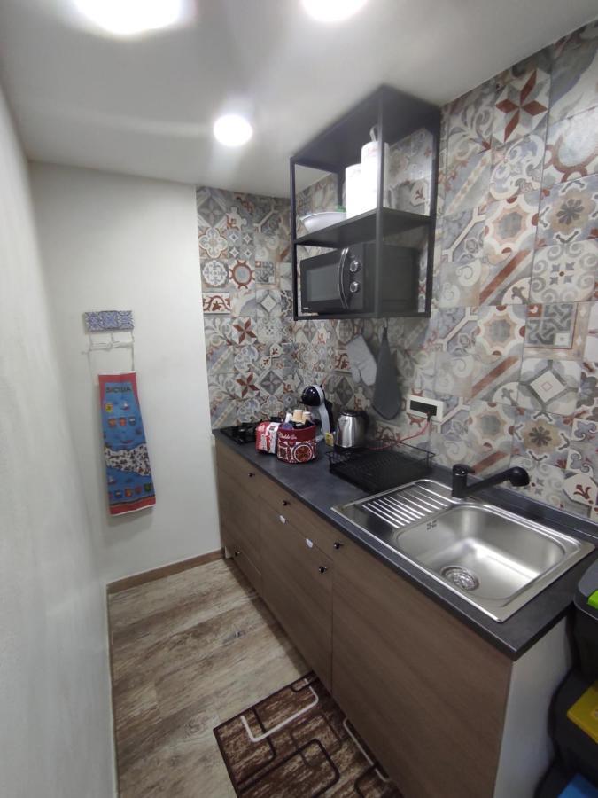 Tapia'S Rooms Big คาตาเนีย ภายนอก รูปภาพ